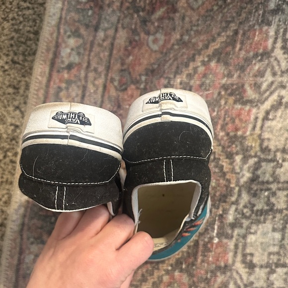 Vans Teal and Black Aztec Slip-On with Geometric Design w9/m7.5 - Picture 5 of 8